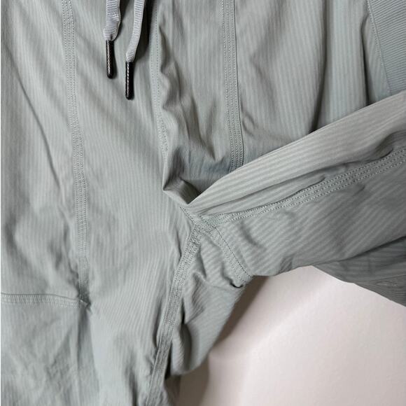 Lululemon Size 8 Studio Crop Pant 18" Unlined in Earl Gray Swift 2-Way Stretch - Picture 4 of 9
